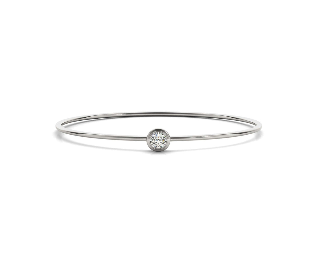 Solitaire Bezel-set bangle