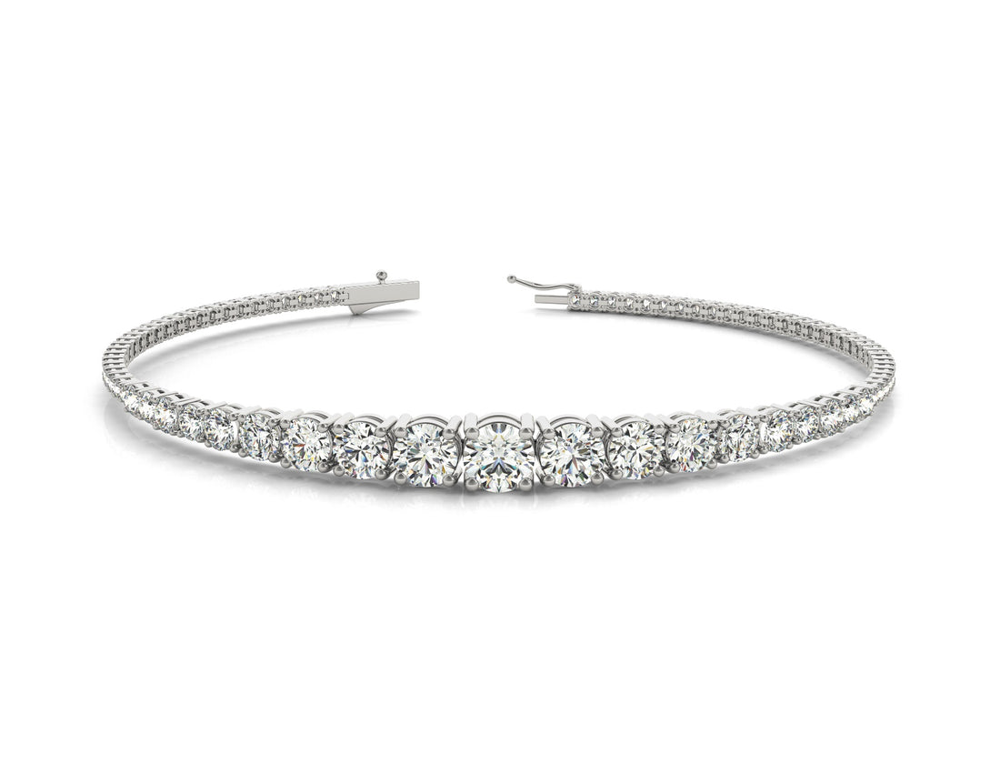 Graduated diamond tennis bracelet